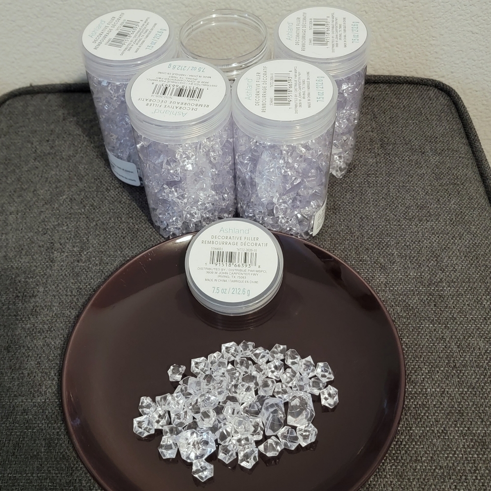 (5) 7.5oz containers of Diamond Cut Decorative Craft Fill, Clear Acrylic